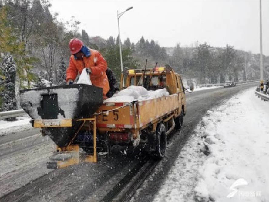 氯化钙在道路养护中的作用.jpg